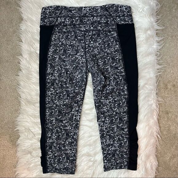 Athleta Ditsy Stripe Balance Capri - Picture 7 of 9